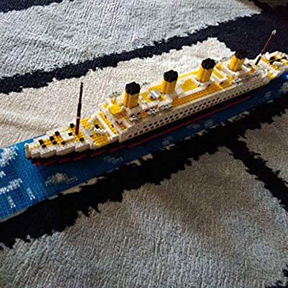 dOvOb Micro Mini Blocks Titanic Model Building Set with 2 Figure, 1872 Piece Mini Bricks Toy, Gift for Adults and Kids